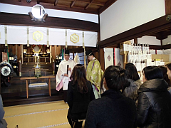 芦屋神社「神饌に学ぶ桃の節句」拝殿20170303①-S.png